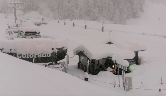 chutes neige exceptionnelles 17 avril 2025 à La Plagne